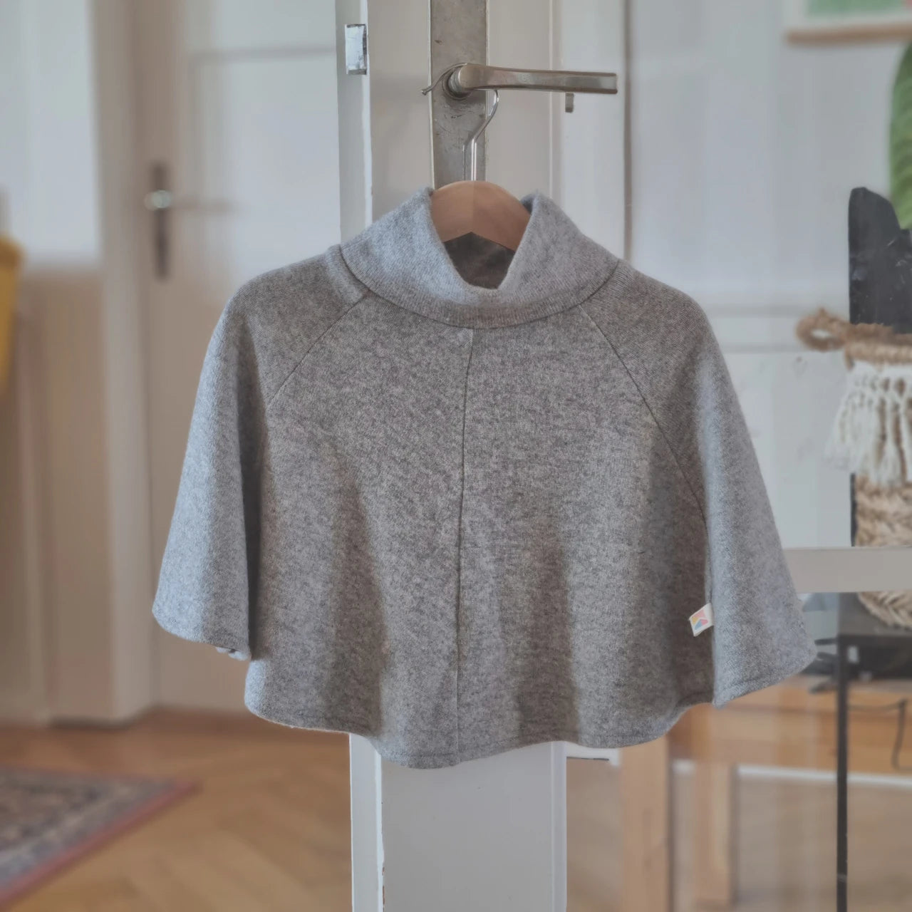 Kindercape grau